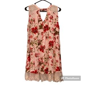 Umgee Floral Mini Dress Sleeveless with Crochet Cut Out V-neck Size Medium Tunic